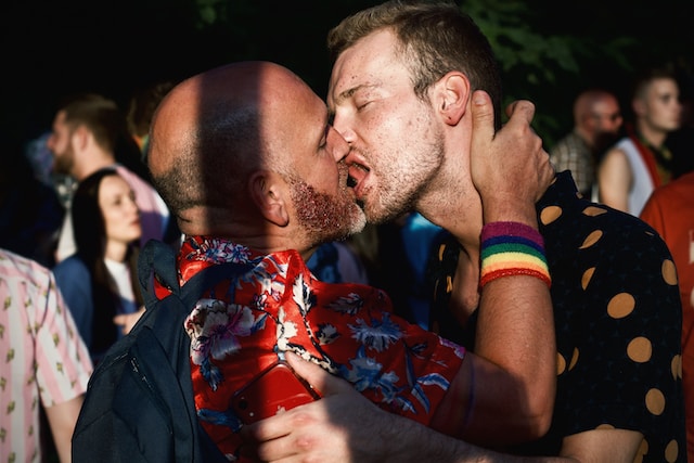 Gay Cruising in London: A trip to the hottest meeting places for gays